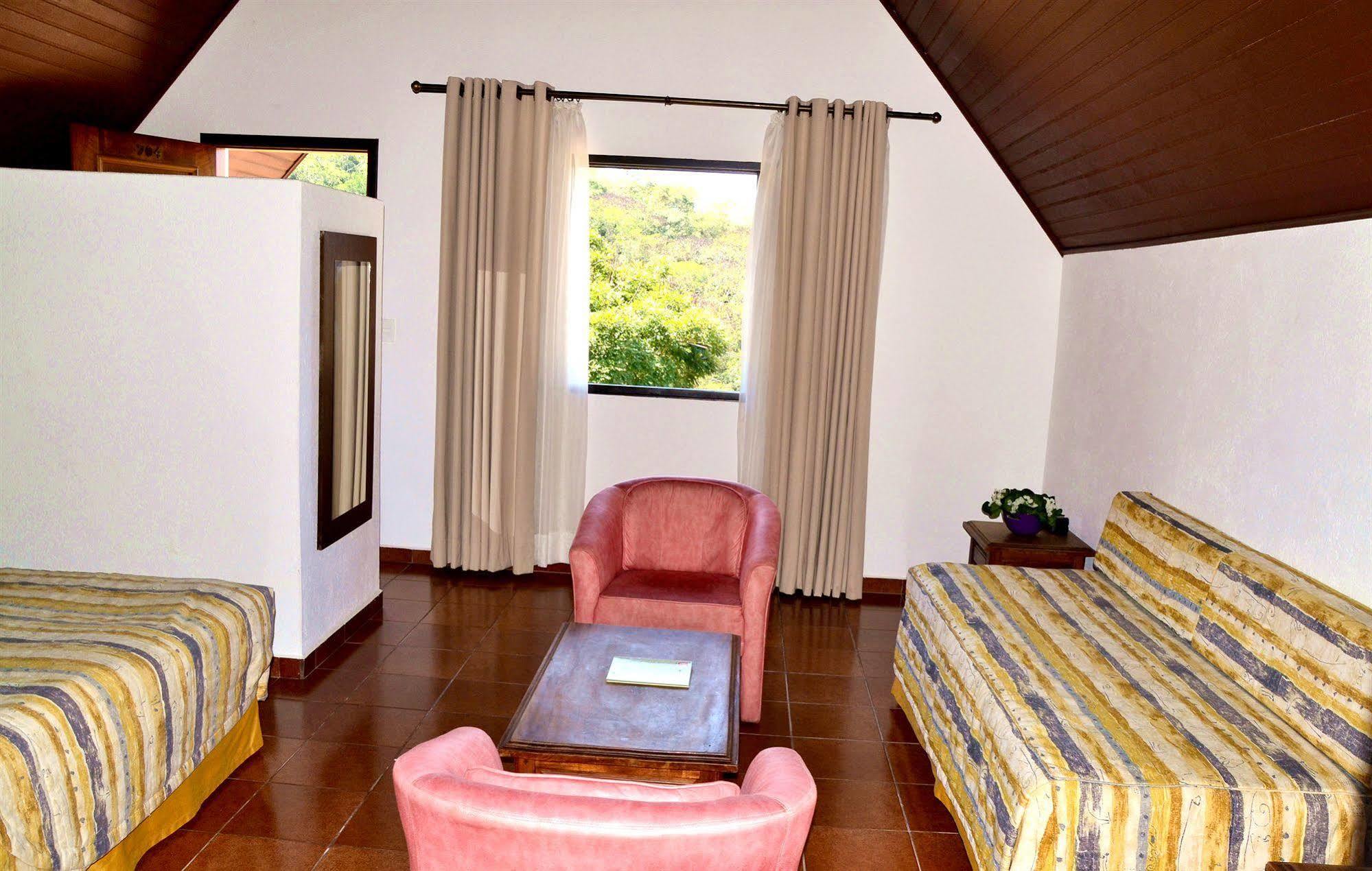 Hotel Estancia Atibainha - Resort & Convention Назаре-Паулиста Экстерьер фото